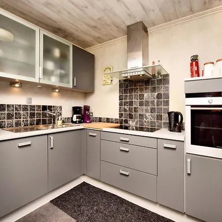 Сasa de vacaciones Jacuzzi Retreat, Ardennes, Cleaning Included *