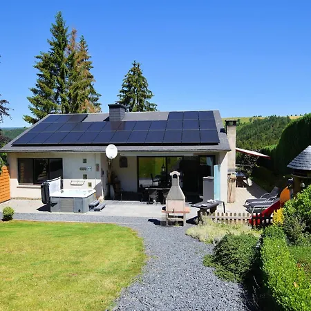 Jacuzzi Retreat, Ardennes, Cleaning Included Filly