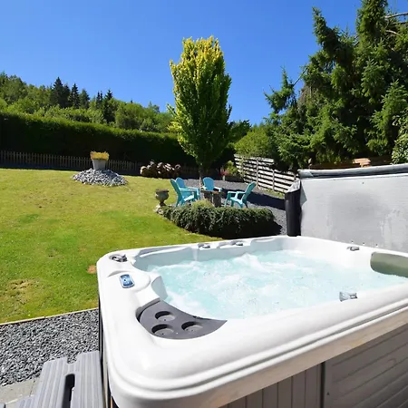 Сasa de vacaciones Jacuzzi Retreat, Ardennes, Cleaning Included Filly