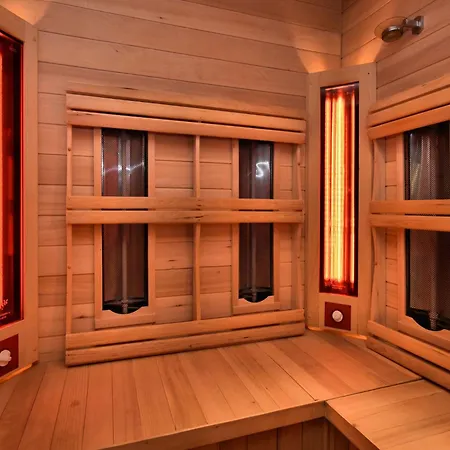 Jacuzzi Retreat, Ardennes, Cleaning Included Сasa de vacaciones *