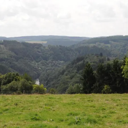 Сasa de vacaciones Jacuzzi Retreat, Ardennes, Cleaning Included *